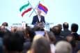 در همه زمینه‌های مورد گفت‌و‌گو با ارمنستان، توافقات راهگشا و موثری حاصل شد/ امیدوارم که اجازه ندهیم دیگران همدلی میان دو کشور را مخدوش کنند؛ ما همسایگان یکی دو روزه نیستیم/ اگر شاهراه‌های منطقه‌ای و بین‌المللی خود را کاملا به یکدیگر متصل کنیم و سرمایه‌گذاری‌ها انجام شود، رسیدن به سطح تجارت ۳۰ میلیارد دلاری دور از دسترس نیست/ رابطه بین تهران و ایروان، باید متفاوت از بقیه باشد