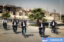 عکس: دوچرخهسواری دکتر پزشکیان در مسیر سلامت اصفهان