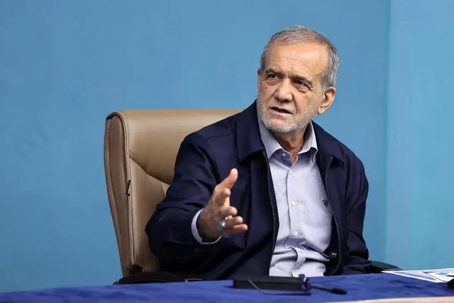 انتقاد روزنامه اصولگرا از پزشکیان: چرا اینقدر می گویید ما گرسنه هستیم؟ راوی عزت ایران باشید