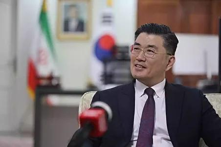 ببینید| سفیر کره جنوبی در کنار هنرمندان ایرانی آواز خواند