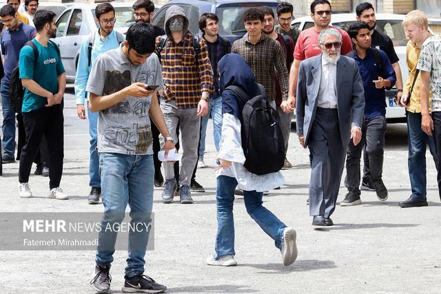 بیمه موبایل و تبلت دانشجویان علوم پزشکی به کجا رسید؟