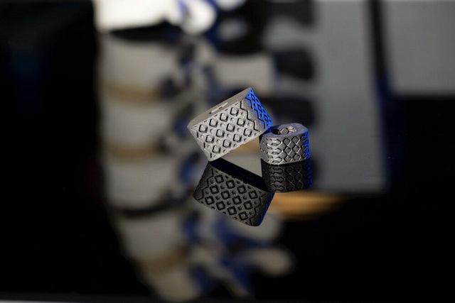 ایمپلنتی که وضعیت ستون فقرات را از درون بدن گزارش میکند