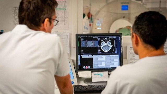 فریب زالودرمانی برای درمان سکته مغزی را نخورید | هر شب در تهران ۱۵۰ نفر ناتوان میشوند یا میمیرند