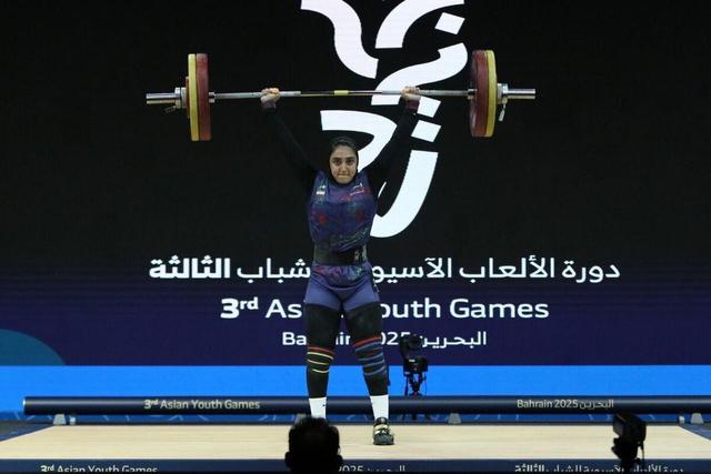 بازیهای آسیایی بحرین؛ اولین مدال دختران وزنهبرداری ایران/ صدیقی برنزی شد