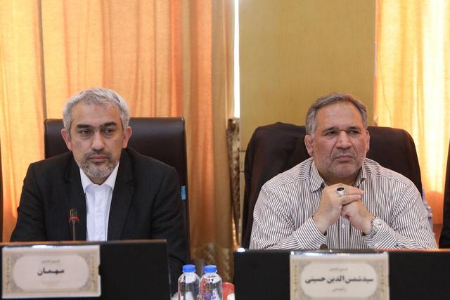 اکثر نمایندگان سوال کننده از توضیحات وزیر اقتصاد قانع شدند