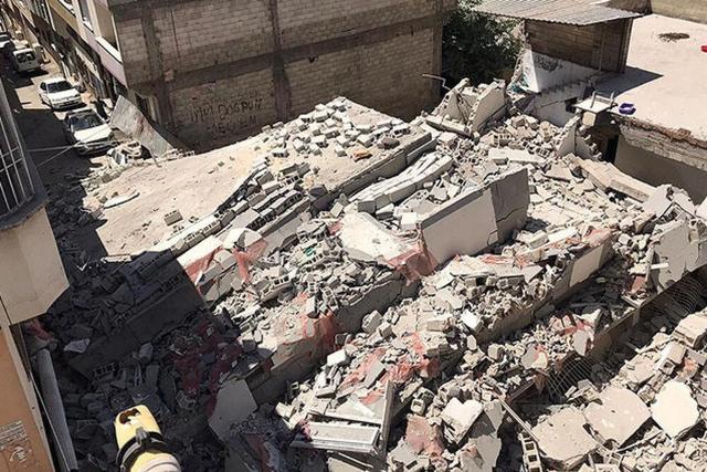 ریزش ساختمانی در ترکیه؛ ۵ نفر زیر آوار ماندند