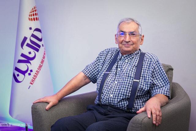 ببینید | صادق زیباکلام: سیاستها برای منافع ملی نبوده؛ موشک و پهپاد به چه درد ما میخورَد؟