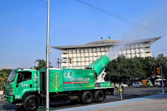 ببینید | سلاح جدید پاکستان علیه آلودگی هوا