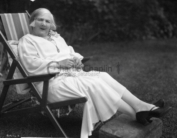 تصمیم گرفتیم که مادرمان را در تیمارستان خصوصی بگذاریم