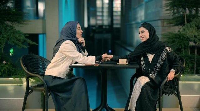 ادبیات عجیب و واکنشبرانگیز مهمان تلویزیون: دختران ایران خشتک شما را پرچم میکنند!/ چرا ژیلا صادقی آنچه را شنید «خفن» خواند؟!