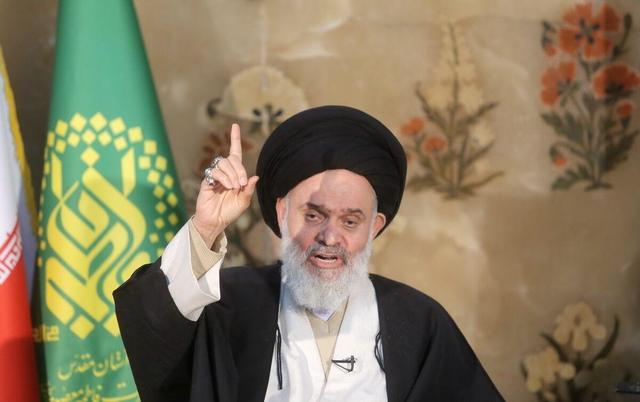 آیت الله ملک حسینی مصداق بارز آیه «أَشِدَّاءُ عَلَی الْکُفَّارِ رُحَمَاءُ بَیْنَهُمْ» است