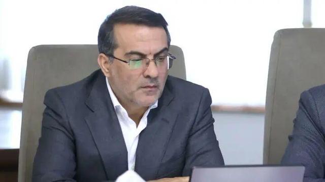 کارمندان موظف به رعایت دقت، امانت و احترام به مراجعان هستند