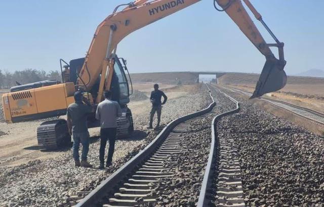 کرمی: ضرورت تسریع در بهرهبرداری از ایستگاه راهآهن ترکمنچای