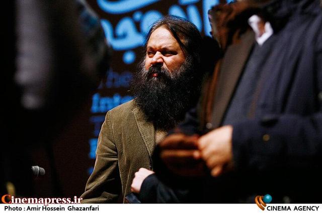 «هنرمندی» که در هوای مسجد نفس کشیده، با مسجد بزرگ شده و ایمانش در مسجد شکل گرفته است هیچوقت از «مسیر حق» جدا نمیشود