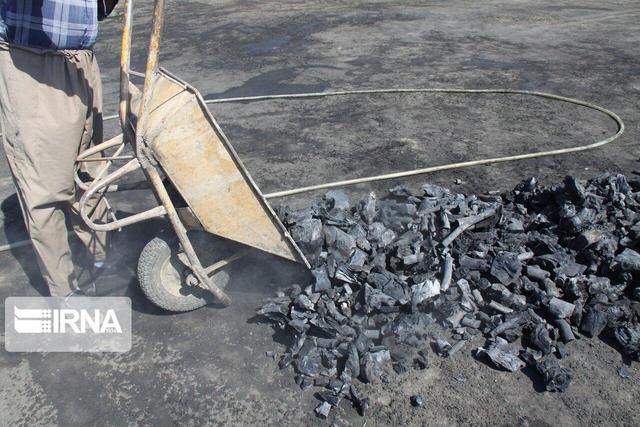 کارگاه غیرمجاز تولید مواد اولیه زغال فشرده در لردگان پلمب شد