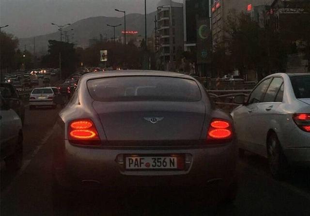 چرا برخی خودروهای لوکس با پلاک خارجی در ایران تردد میکنند؟