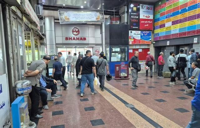 فیلم/ پاساژ آلومینیوم همچنان باز است!