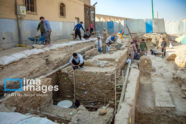کشف شواهد ۲۰۰ هزار ساله حضور انسان در هرمزگان تا صادرات چرم ایلام به فرانسه