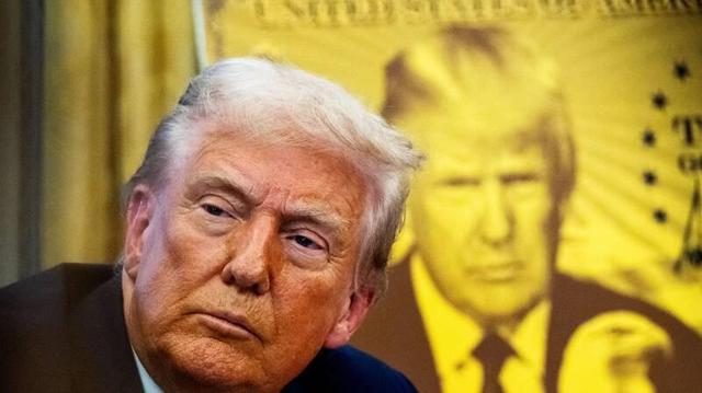 دموکراسی آمریکایی زیر آوار «فضولات» ترامپی/ ریشههای توهم پادشاهی در رییس جمهور آمریکا +عکس و فیلم