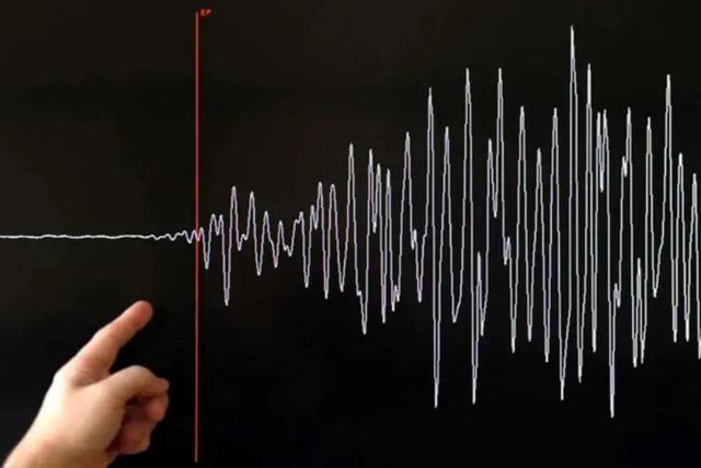 زلزله اردکان فارس را لرزاند