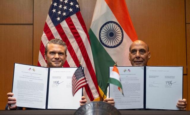 هگست: آمریکا یک پیمان دفاعی ۱۰ ساله با هند امضا کرد