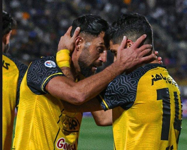 سپاهان برد و به رده دوم جدول صعود کرد