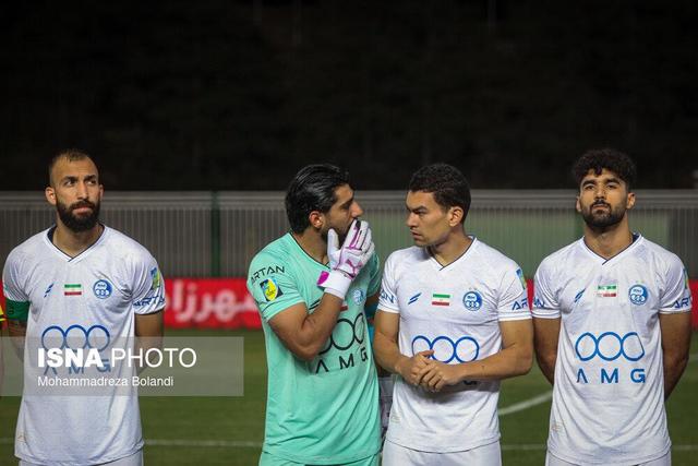 دروازهبان استقلال یک ماه دور از میادین