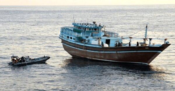 توقیف شناور حامل سوخت قاچاق در خلیج فارس