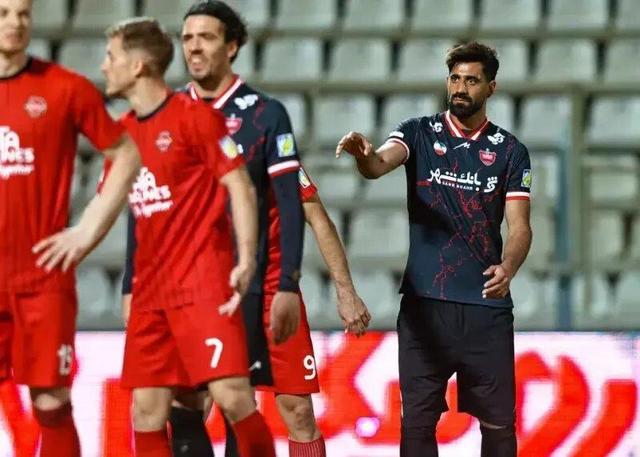 کری سنگین کنعانی زادگان برای مهدی ترابی و تراکتور با یک عکس و جمله معروف