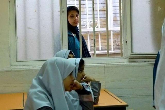 ۱۵ درصد نوجوانان دبیرستانی، خارج از چرخه تحصیل