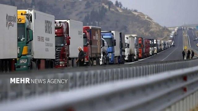 تردد ناوگان باربری در جادههای لرستان کنترل میشود