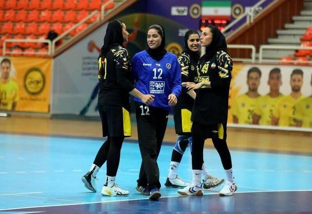 تثبیت صدرنشینی زنان هندبالیست سپاهان در لیگ برتر