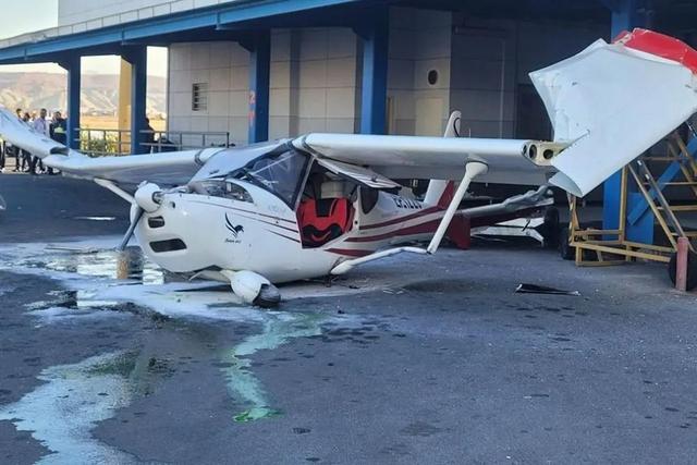 برخورد هواپیمای فوقسبک با ساختمانی در فرودگاه تبریز