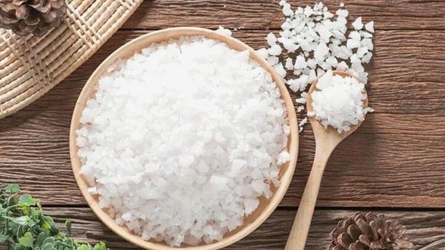 نمک ایرانی، زعفران آلمانی