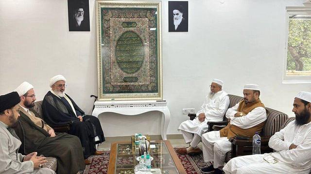 روحانی اهل سنت هند: همواره در کنار رهبر معظم انقلاب اسلامی خواهیم بود