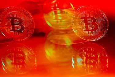 هفده سالگی بیتکوین؛ از وایتپیپر تا بازار ۲ تریلیون دلاری