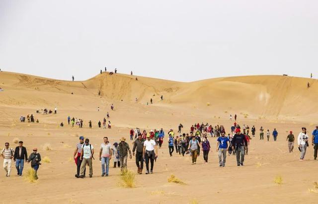 همایش ملی کویرنوردی سال ۱۴۰۴ بشرویه در پهنای بیکران ریگزارها