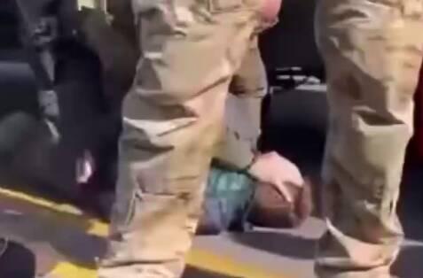 فیلم/ بازداشت خشن مأموران اداره مهاجرت در ایلینوی آمریکا