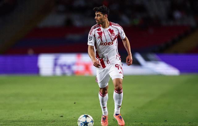 طارمی عصای دست است