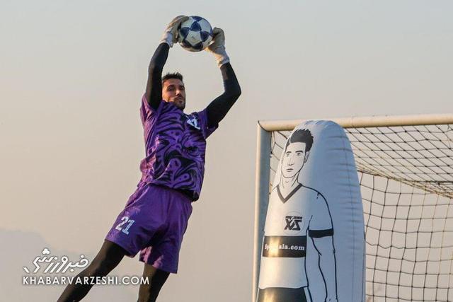 جدیترین رقابت در دروازه سپاهان/ حسینی جایگاهش را پس میگیرد؟