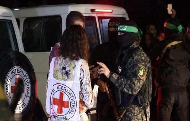 رژیم اسرائیل جسد سه اسیر صهیونیست در غزه را تحویل گرفت