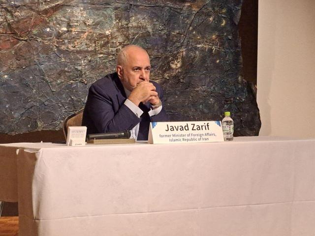 ظریف: آمریکا خیال تسلیم بیقیدوشرط ایران را رها کند و به مذاکرات واقعی روی آورد