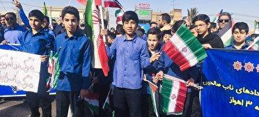 یوم الله ۱۳ آبان ۱۴۰۴ جلوهای از حضور دانش آموزان دیروز و امروز+عکس