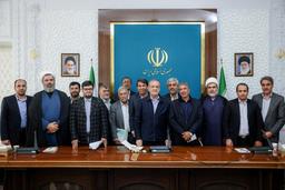 پزشکیان: تفویض اختیار به استانها در راستای رفع خودتحریمیها انجام شد/ توان دفاعی امروز کشور قابل مقایسه با پیش از جنگ تحمیلی ۱۲ روزه نیست