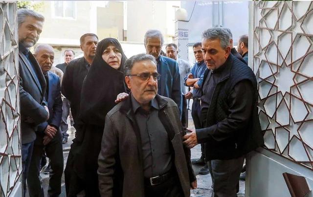 تاجزاده به زندان برگشت + توضیحات فخرالسادات محتشمی پور در فضای مجازی