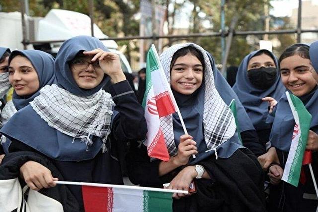 اعلام انزجار نسل چهارم انقلاب در سراسر کشور بر سر استکبار+ فیلم و عکس