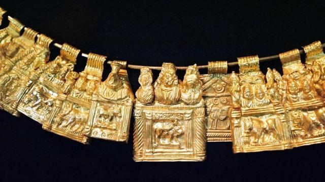 گردنبند طلای سراپیس با بیش از 480 گرم وزن(+عکس)