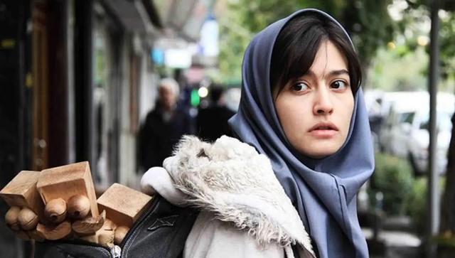 پردیس احمدیه با هدبند برند و آرایش غلیظ؛ شاهکار هوش مصنوعی در عکاسی جدید (عکس)