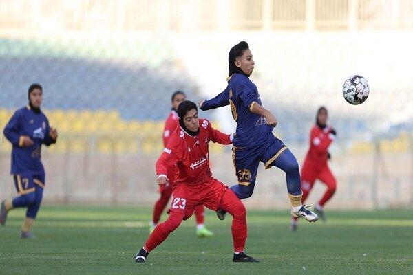 پرچم استقلال در زمین پرسپولیس؛ وقتی احساس بر حرفهایگری غلبه میکند