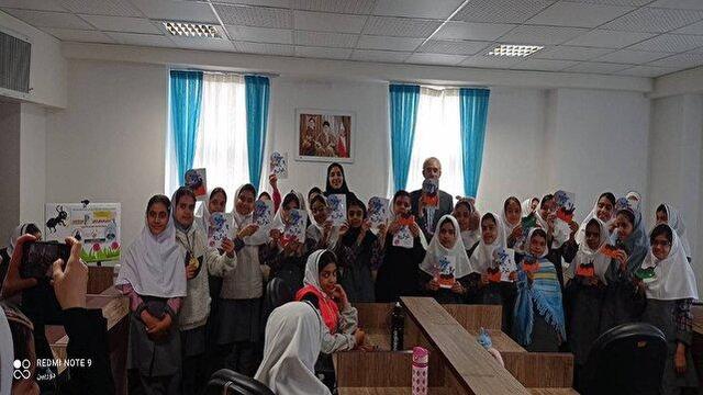 روایت عطر شهادت از زبان مورچه؛ «مورچه و دانه خوشبو» در کتابخانه اولوالالباب بیرجند نقد و امضا شد